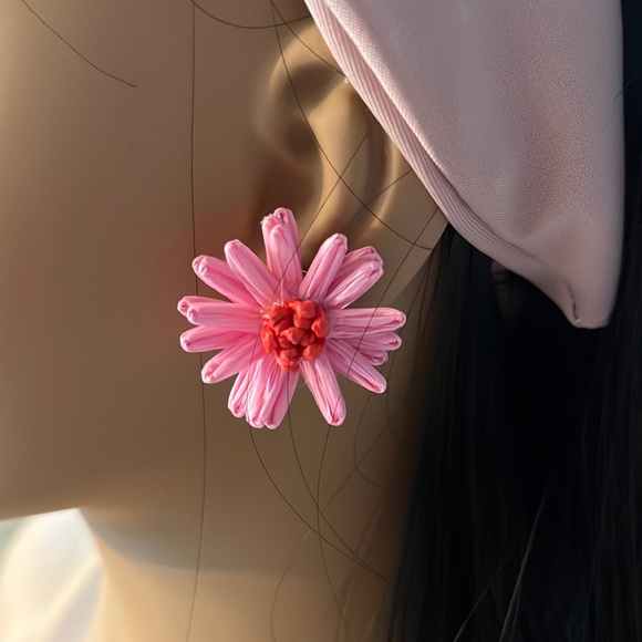 Raffia Flower Earrings - Picture 4 of 5